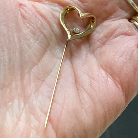 Lovely golden stick pin pair: one genuine opals, the other signed Craft - Picture 7 of 8